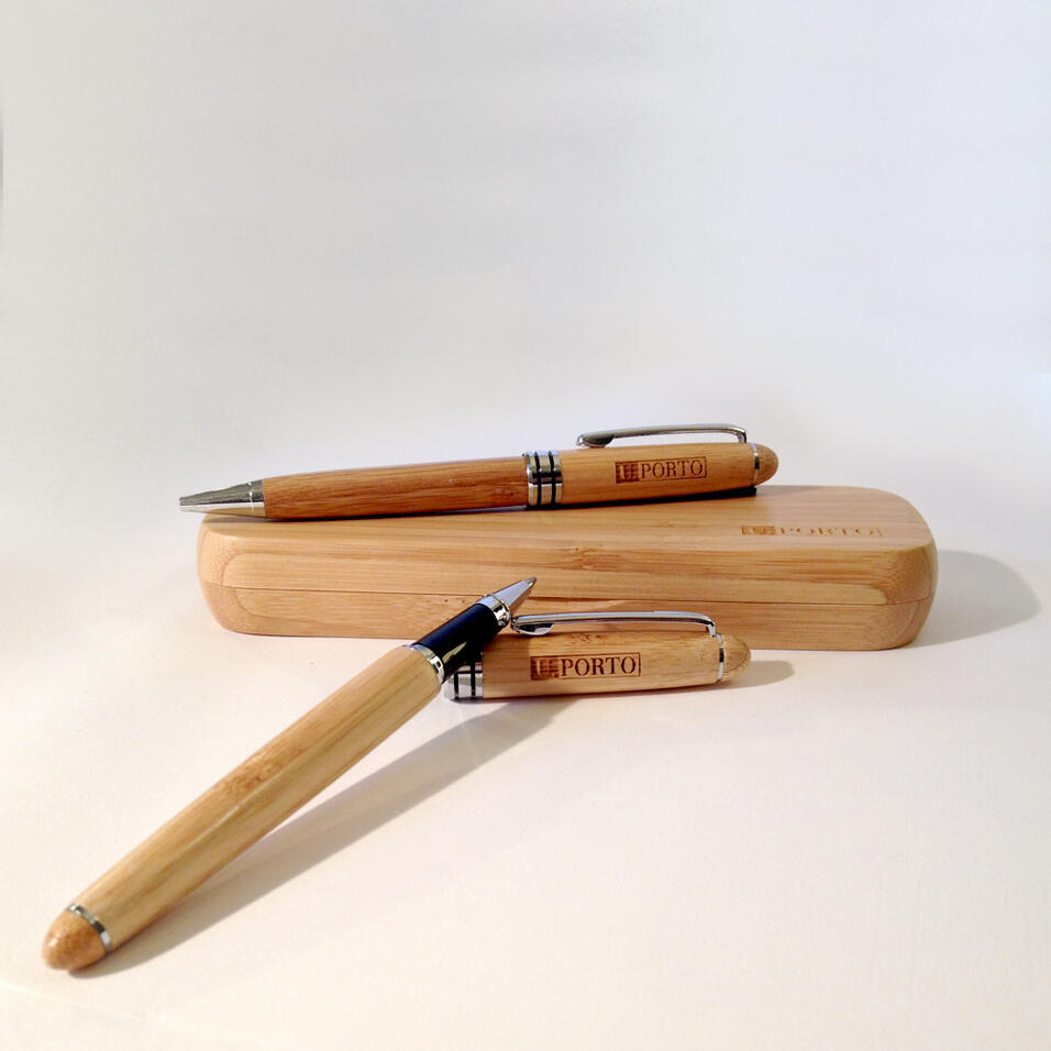 Conjunto de Canetas em Madeira UP