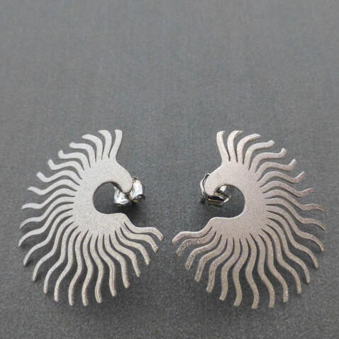 Brincos &ldquo;Cinderela&rdquo; Prateados (L)