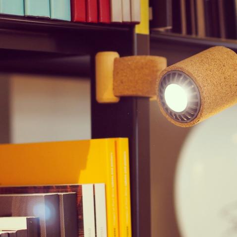 Candeeiro &ldquo;MOB&rdquo;