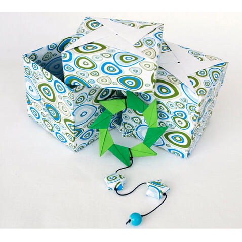 Móbil pequeno em caixa